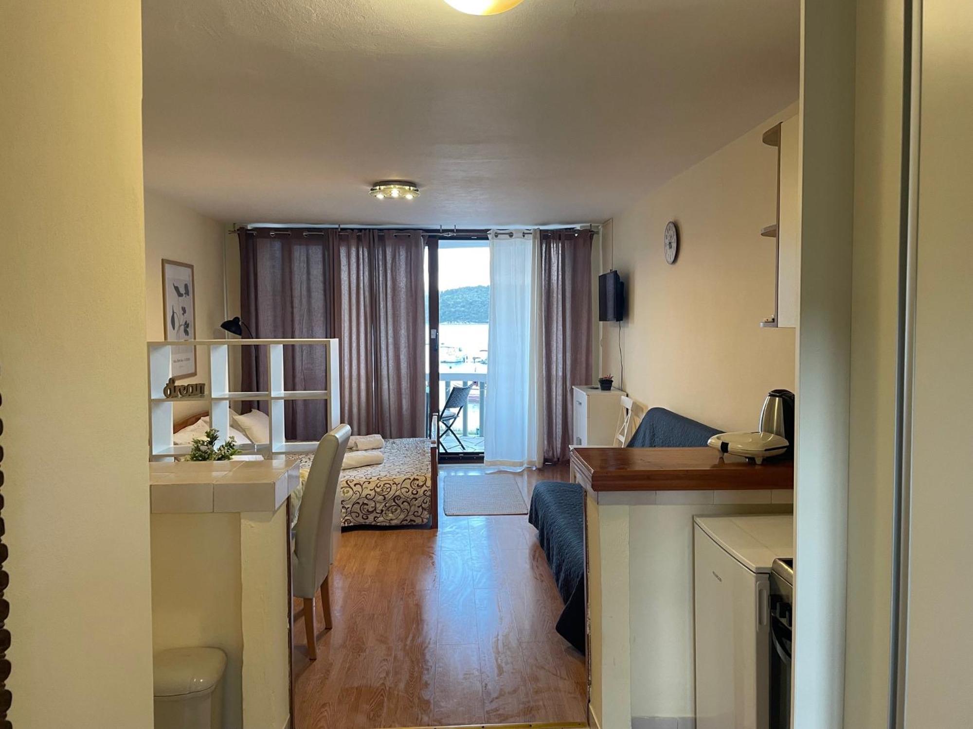 Apartments Ana By The Sea Lumbarda Exterior photo